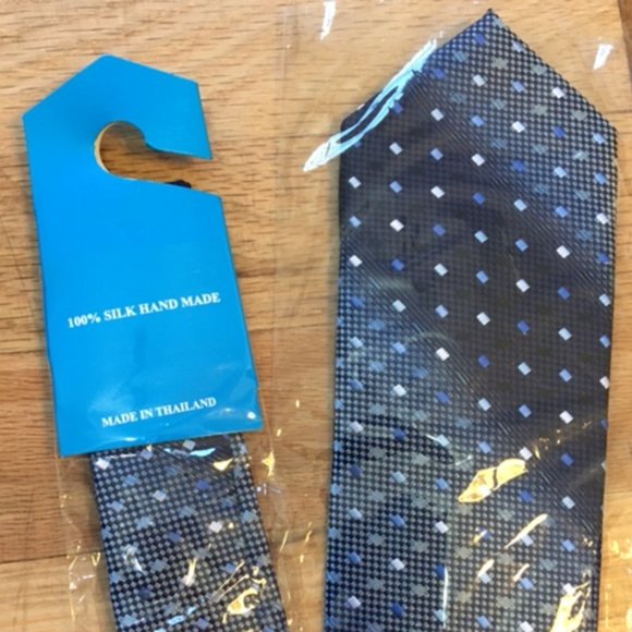 Hand Made, 100% Thai silk, Navy Blue with Pocka dot design, Men’s Tie - Picture 10 of 11